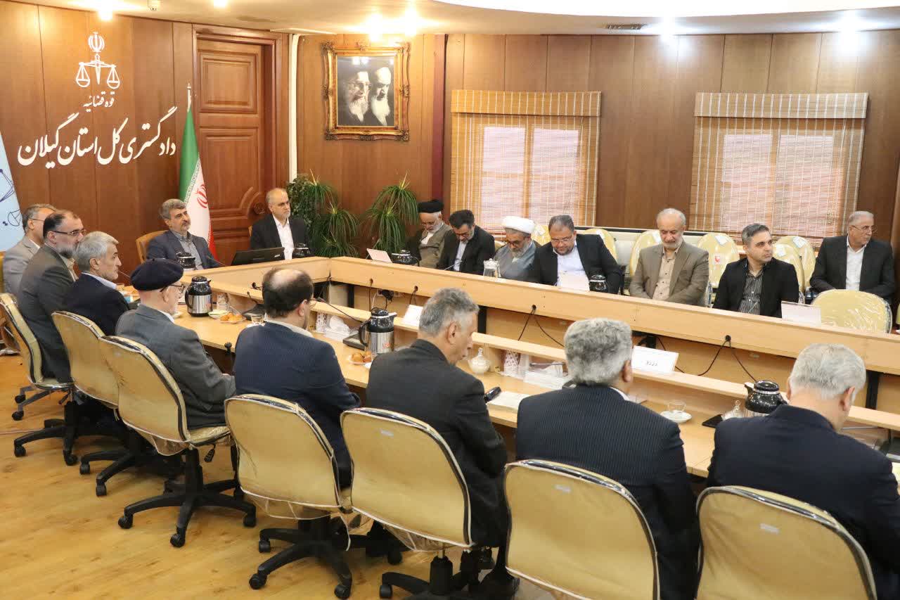 قضات و کارکنان نمونه دستگاه قضایی گیلان تجلیل شدند