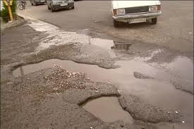 چاله‌ها و اختلاف سطح معابر بايد ايمن‌سازي شوند