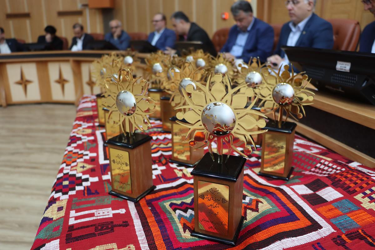استاندار: دولتها تولید کننده خوبی نیستند