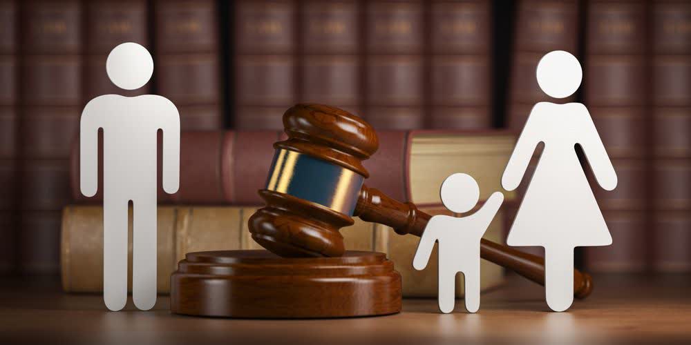 حضانت کودک تا 7 سالگی به مادر تعلق می گیرد