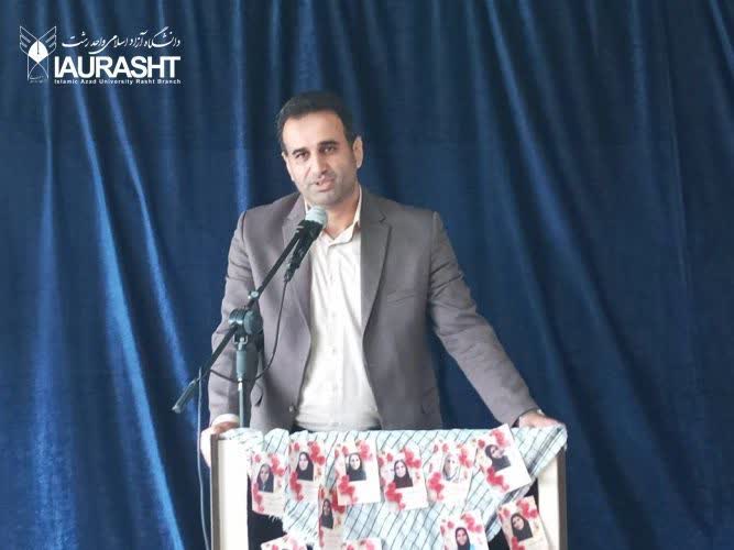 تهیه و توزیع غذای نذری به یاد شهدای دانش آموز میناب 