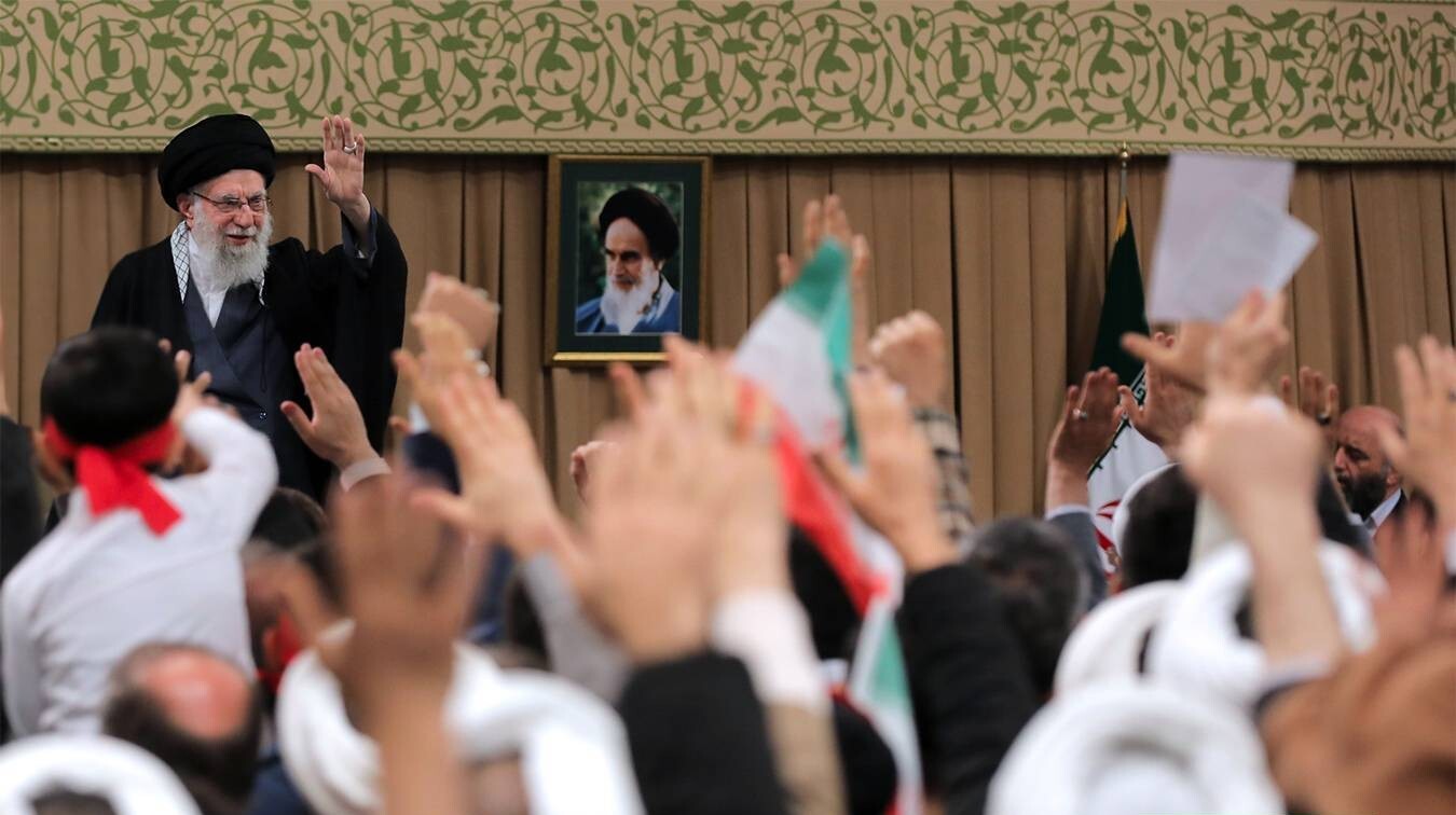 جمهوری اسلامی در مقابل تخریب گران کوتاه نمی آید